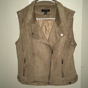 Suede-like atmosphere vest